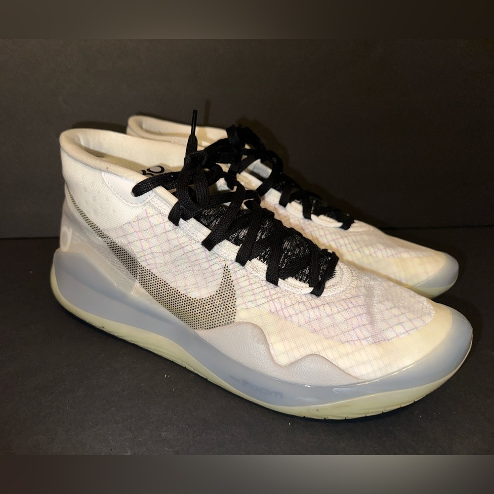 Nike Men's White and Black Athletic Shoes